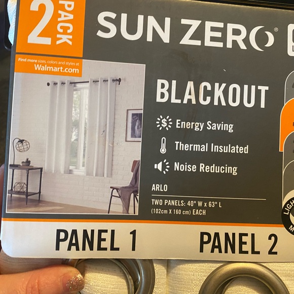 2 black out panels curtains - Picture 1 of 3